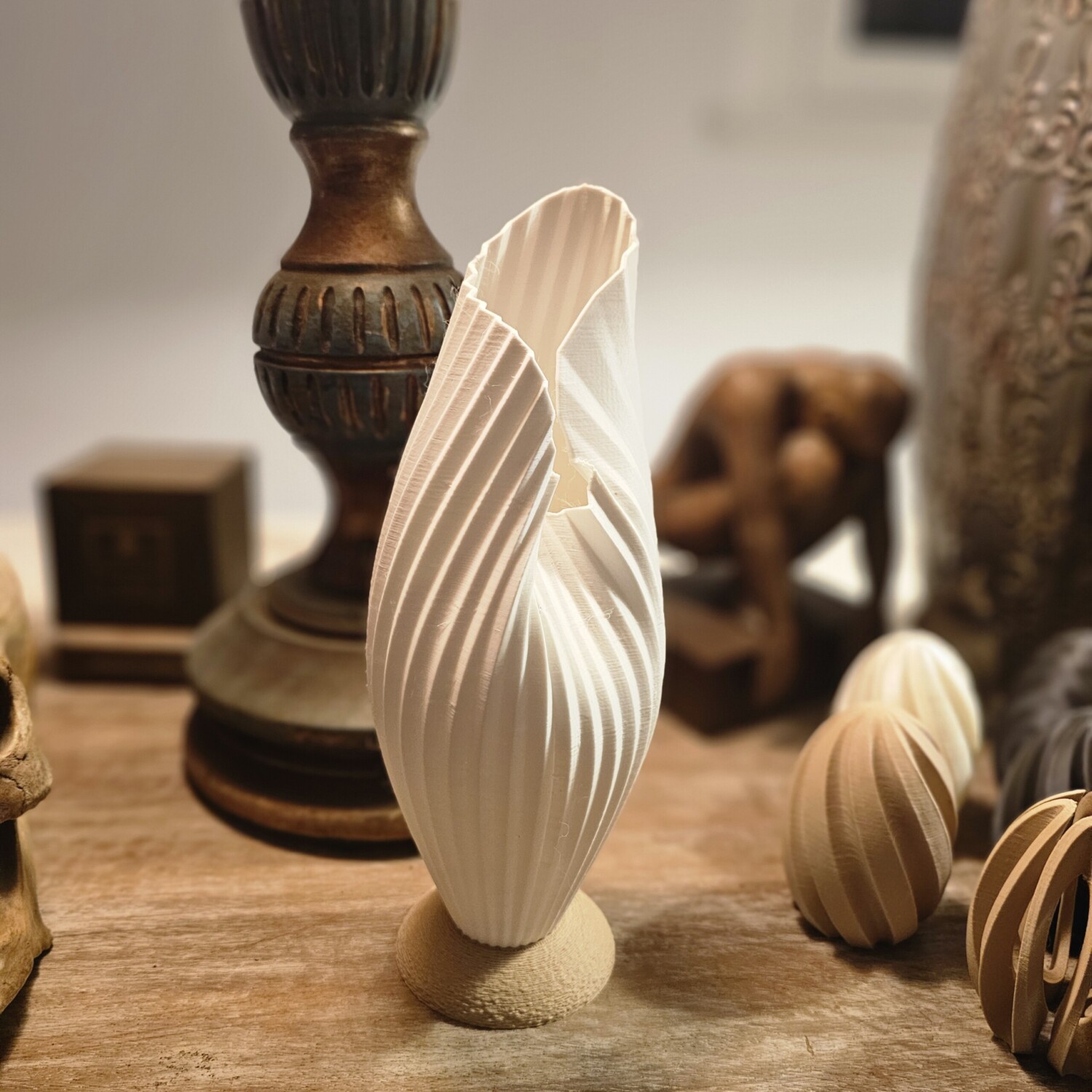 Sculpture design "Nepenthes"